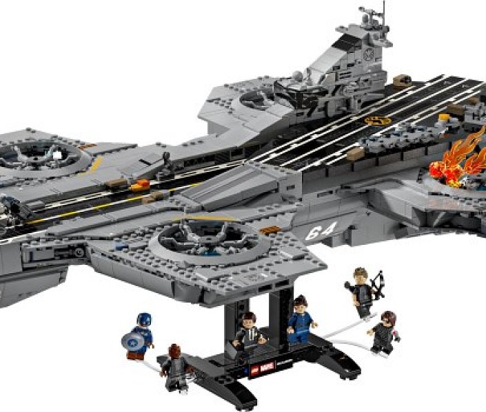 LEGO Marvel odhaluje set 76354 S.H.I.E.L.D. Helicarrier — impozantní létající letadlovou loď z filmů Avengers. Se 3 057 dílky, 6 minifigurkami a vydáním 1. června 2026 jde o jeden z nejdelších sad roku.