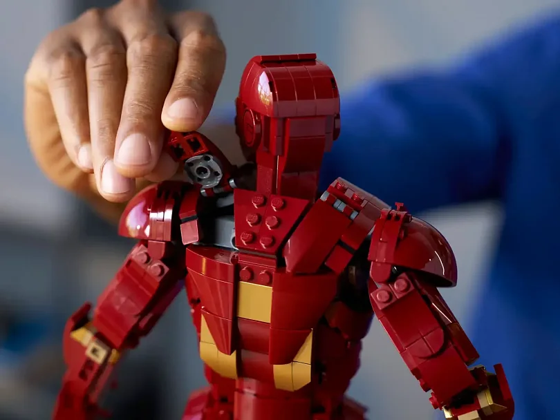 LEGO Marvel 76344 Buildable Iron Man