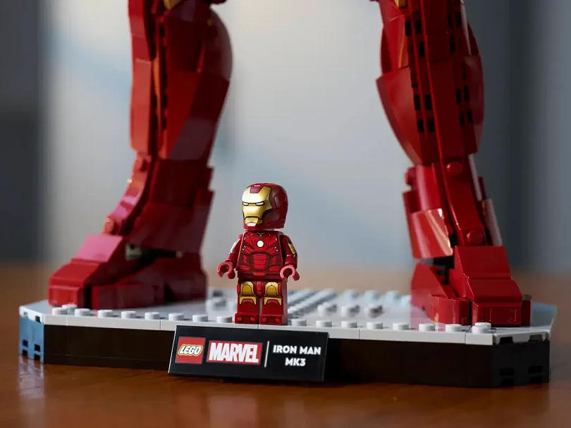 LEGO Marvel 76344 Buildable Iron Man