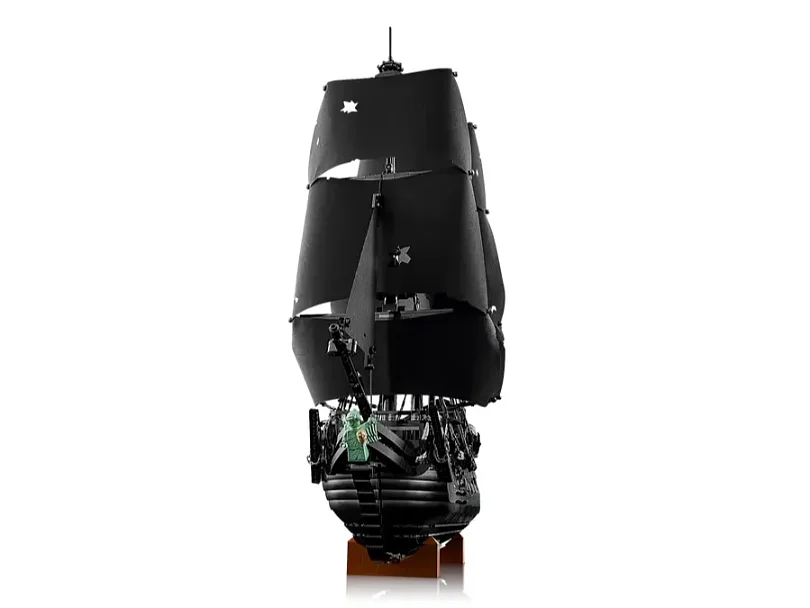 LEGO 10365 Pirátská loď kapitána Jacka Sparrowa
