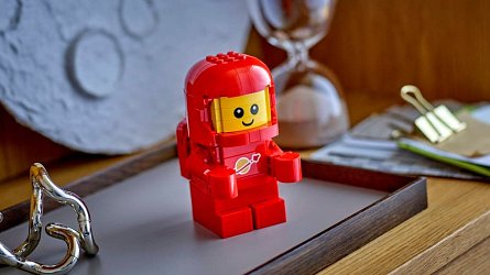 LEGO 40767 Zvětšený malý astronaut