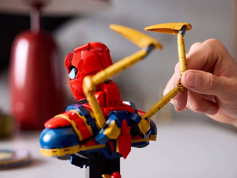 LEGO 76326 Busta Iron Spider-Mana